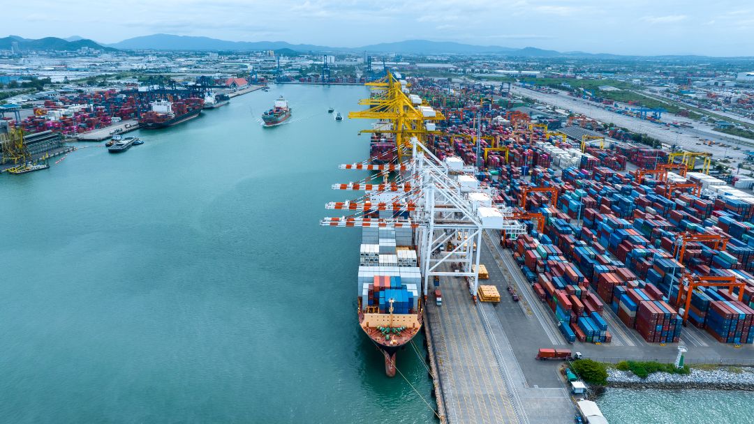 docking kapal laut